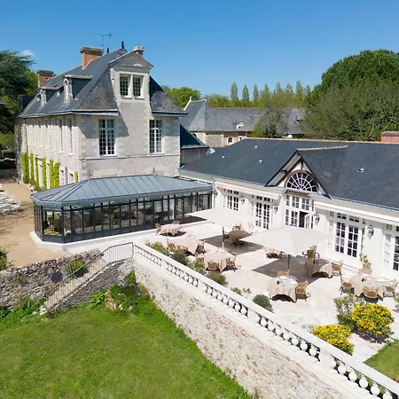 Château De Noirieux 4*