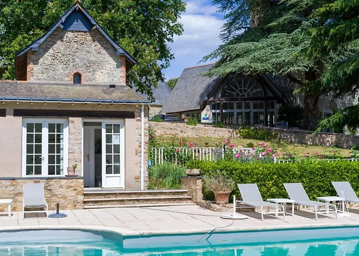 Chateau De Noirieux 4* Briollay