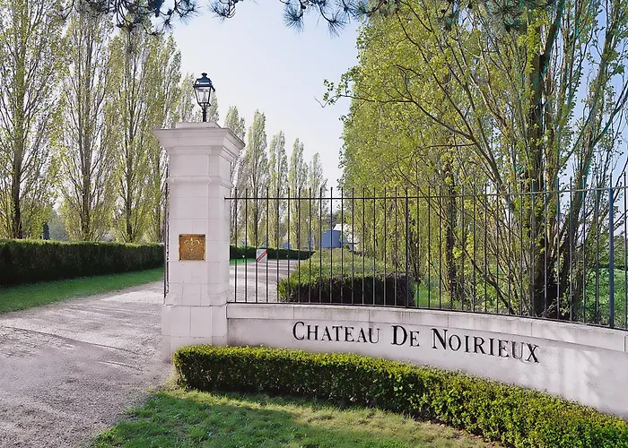 Chateau De Noirieux Hotel 4*