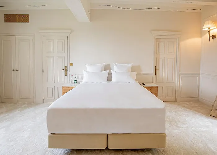 Chateau De Noirieux Hotel