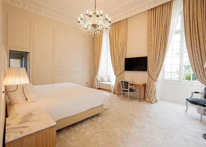 Chateau De Noirieux 4* Briollay