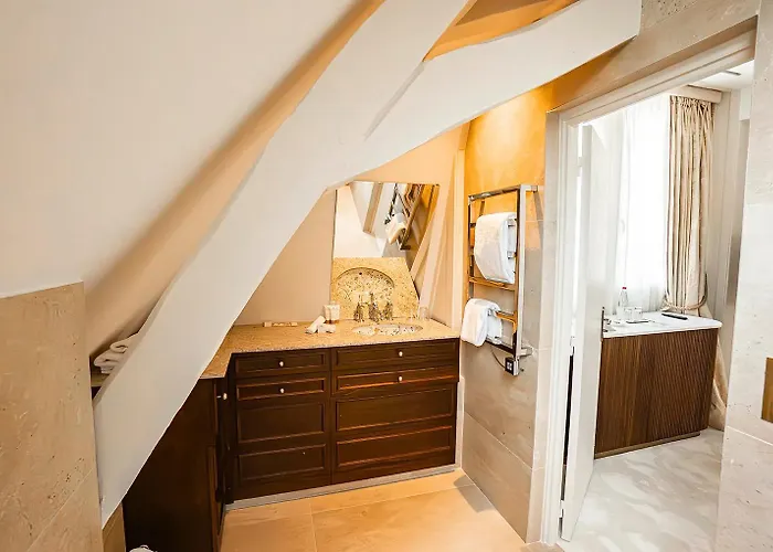 Chateau De Noirieux 4* Briollay